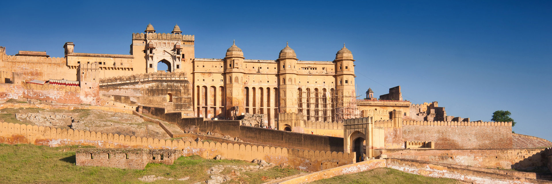 Desert Triangle Tours in Rajasthan with Fort and Palaces Tours in Rajasthan 